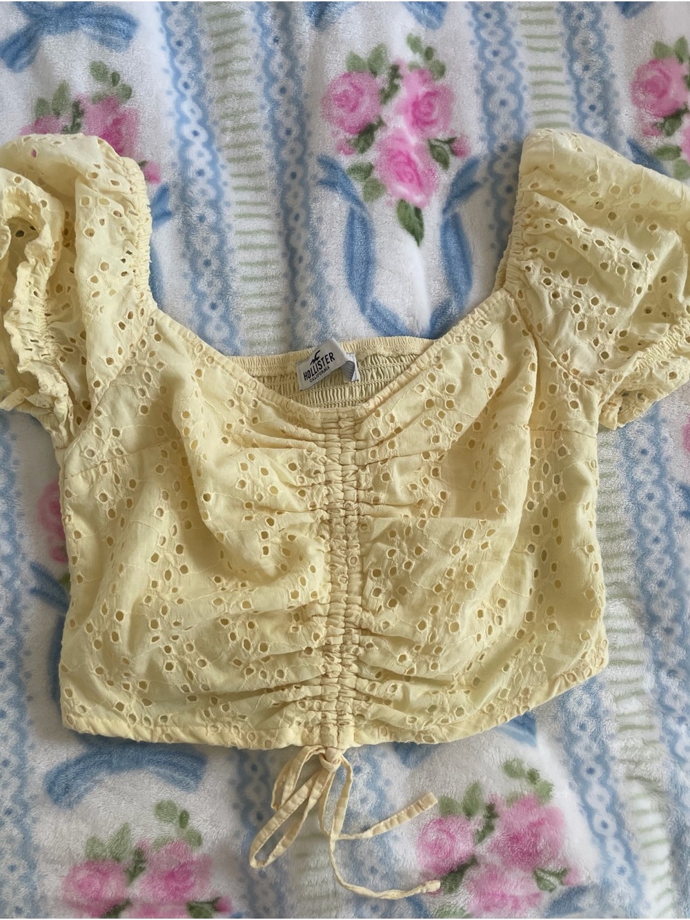 Hollister Pale Yellow Eyelet Ruched Drawstring Crop Top
